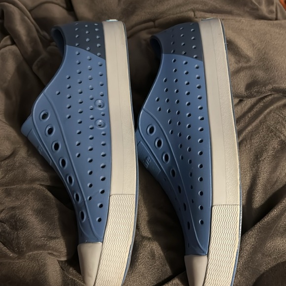 NATIVE Shoes Unisex 6 Men’s 8 Women’s Blues/Gray Slip On Lightweight Sneakers - Picture 3 of 6